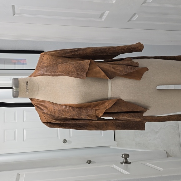 Chic Faux Suede Belted Jacket – Boho Meets Classic 🔥 - Picture 3 of 6